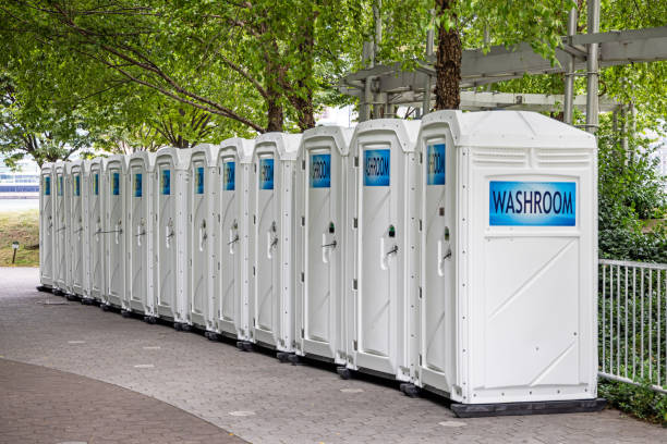 Best Portable restroom trailer rental  in Shenandoah, IA